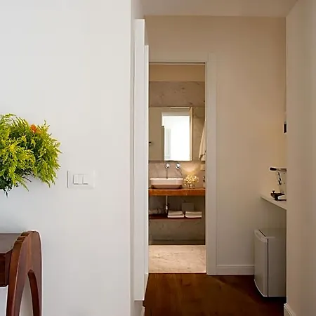 Domus San Severo Bed & Breakfast 4*