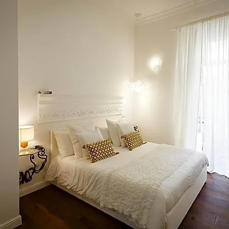 Domus San Severo Bed & Breakfast 4*
