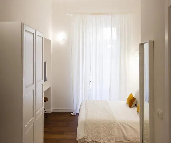 Domus San Severo 4* Неаполь